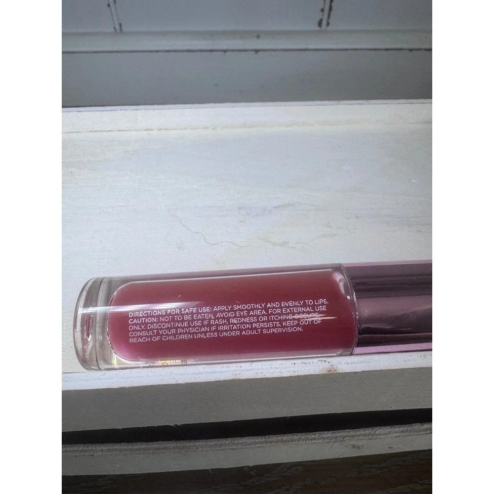 Juicy Couture Gimme Roses Vitamin-E Infused Lip Oil 0.14 fl oz Heart Cap Pink